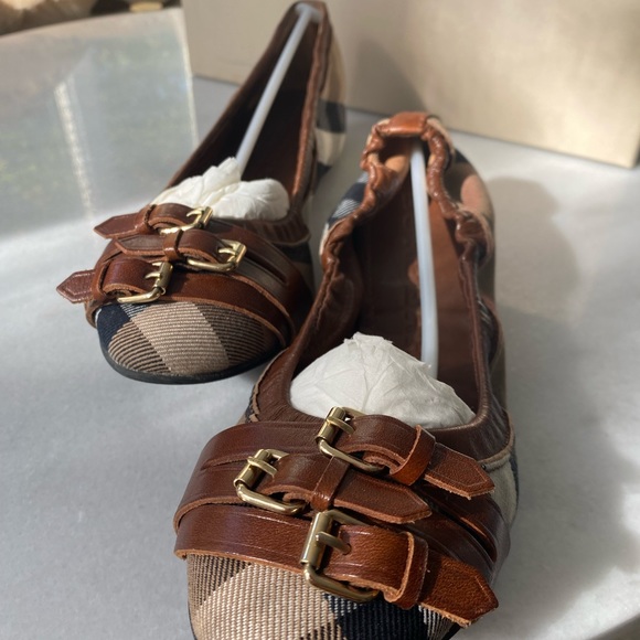 Burberry ballet flats in brand new like condition 7.5 7 - Picture 8 of 12